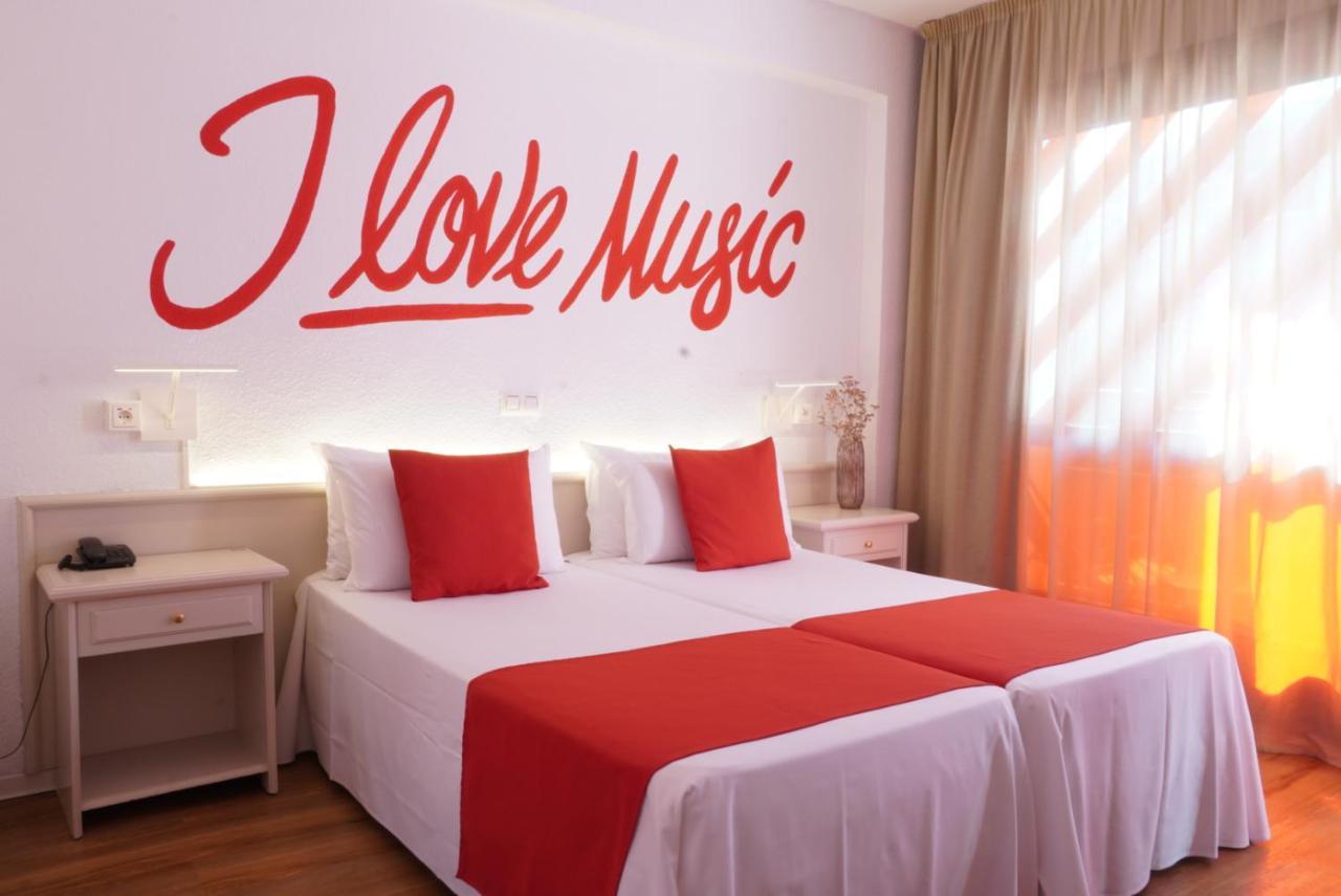 Lloret Vibe Affiliated By Fergus (Adults Only) Лорет де Мар Екстериор снимка