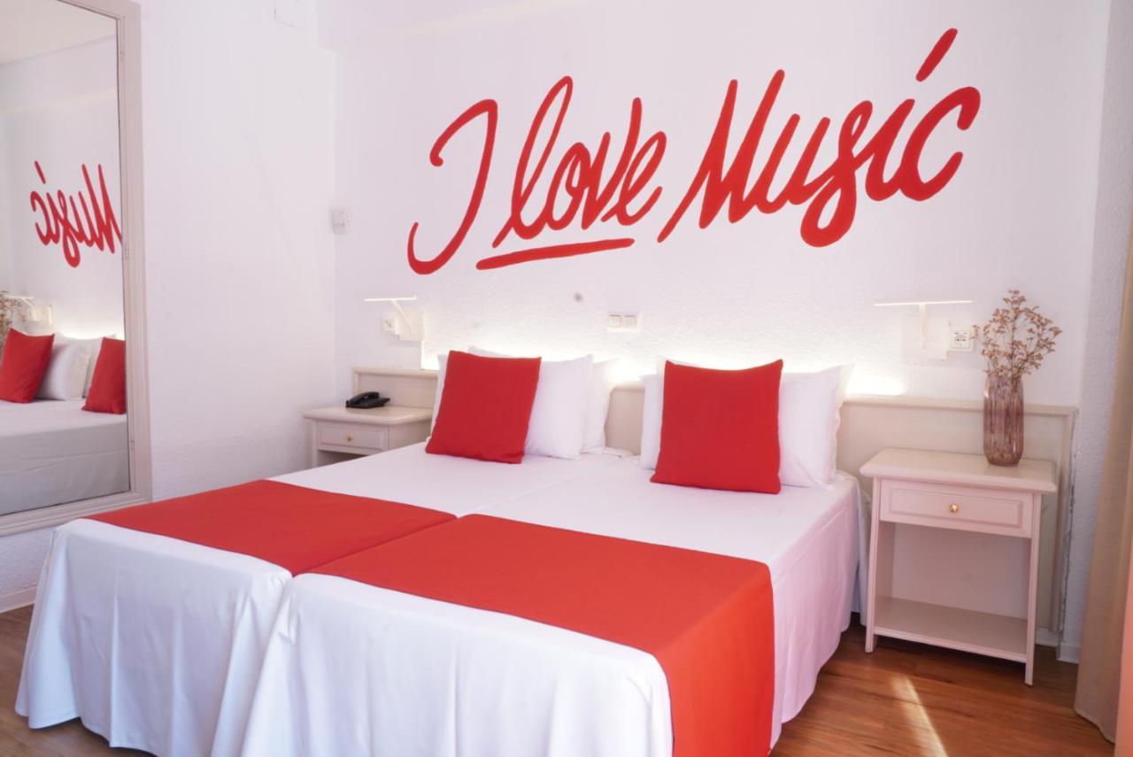 Lloret Vibe Affiliated By Fergus (Adults Only) Лорет де Мар Екстериор снимка